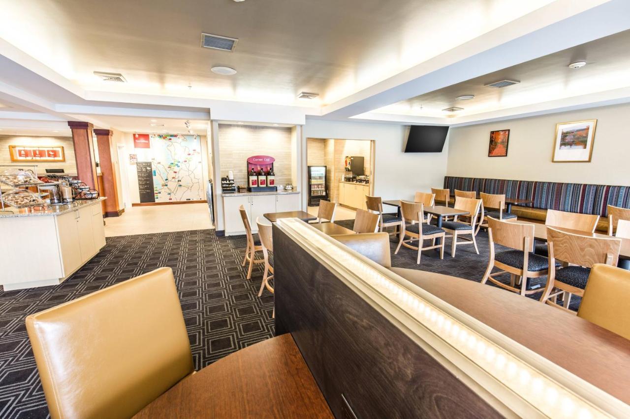 Towneplace Suites By Marriott גילפורד מראה חיצוני תמונה