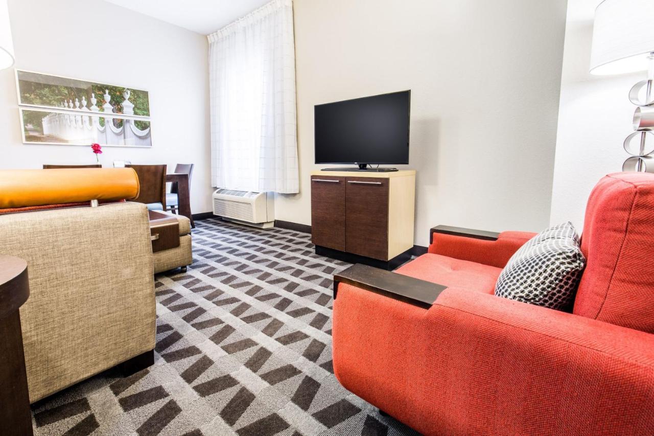 Towneplace Suites By Marriott גילפורד מראה חיצוני תמונה