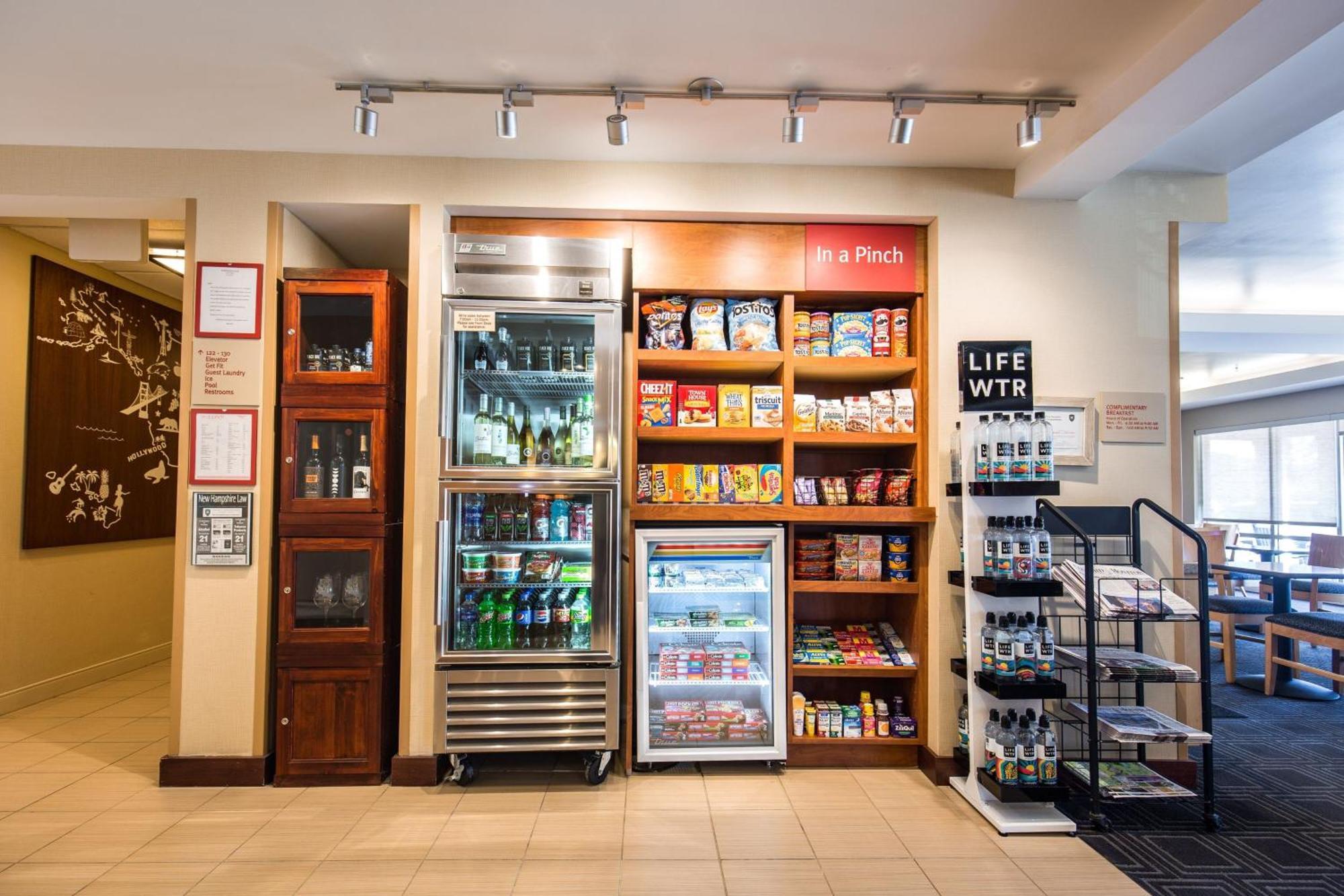Towneplace Suites By Marriott גילפורד מראה חיצוני תמונה