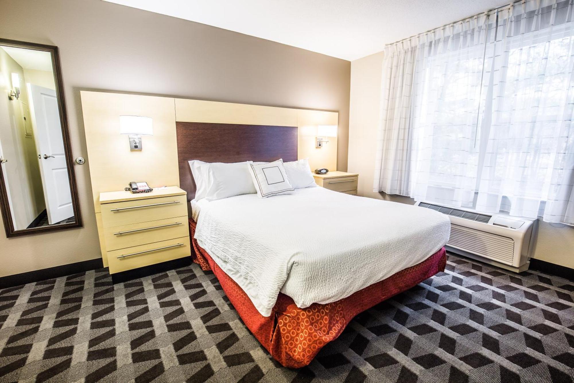 Towneplace Suites By Marriott גילפורד מראה חיצוני תמונה