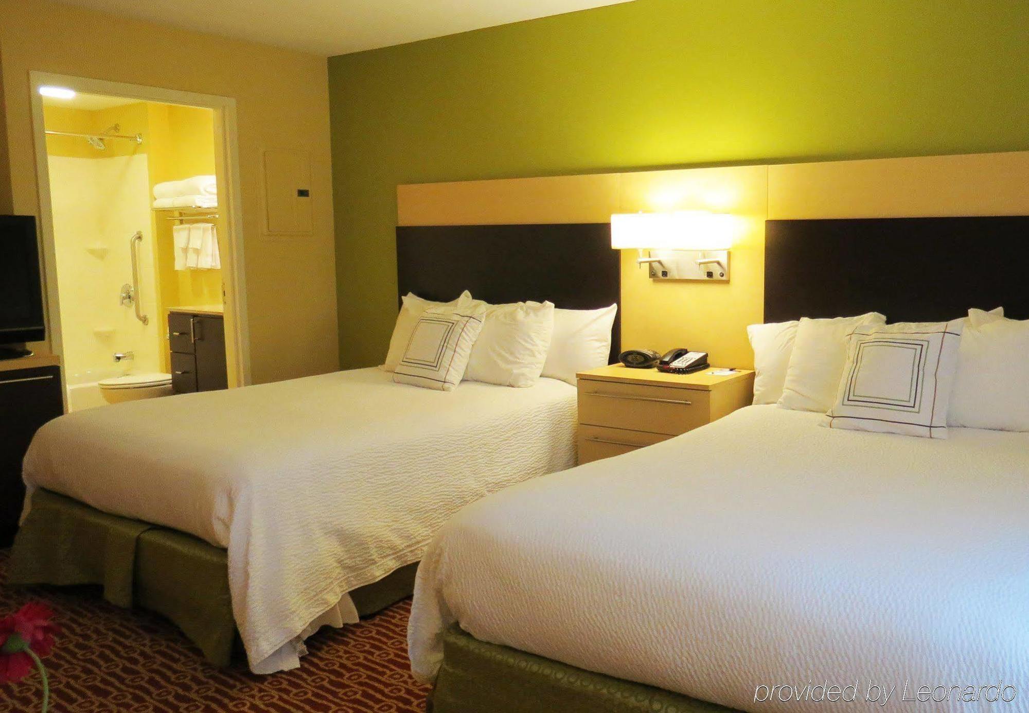 Towneplace Suites By Marriott גילפורד מראה חיצוני תמונה