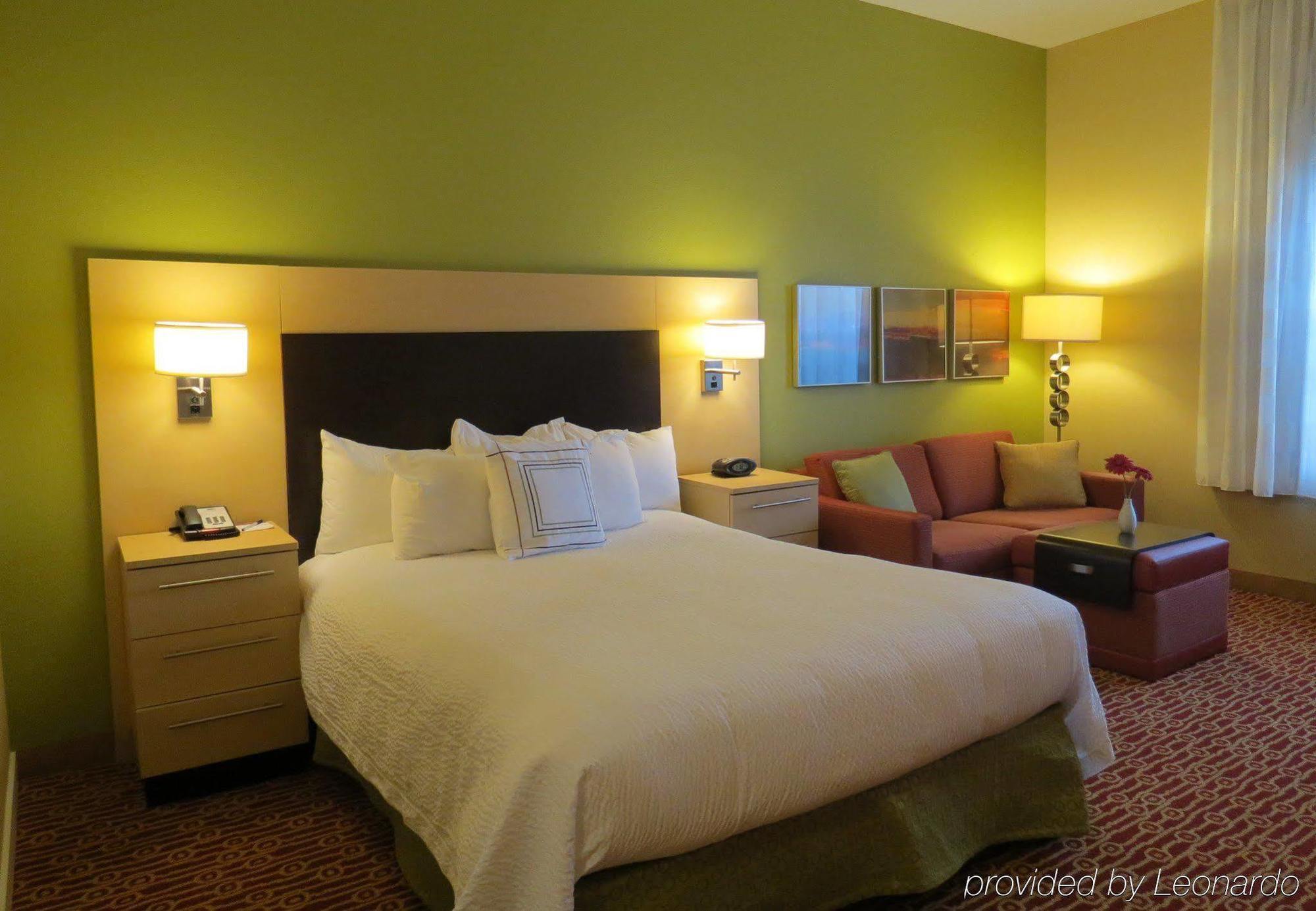Towneplace Suites By Marriott גילפורד מראה חיצוני תמונה