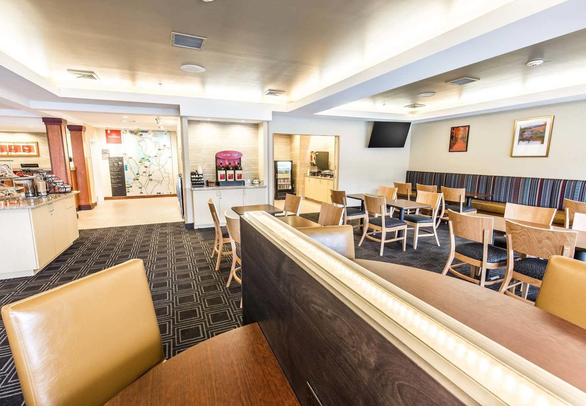 Towneplace Suites By Marriott גילפורד מראה חיצוני תמונה