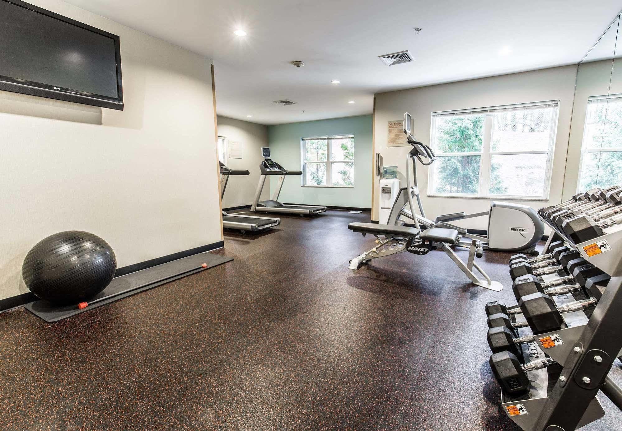 Towneplace Suites By Marriott גילפורד מראה חיצוני תמונה