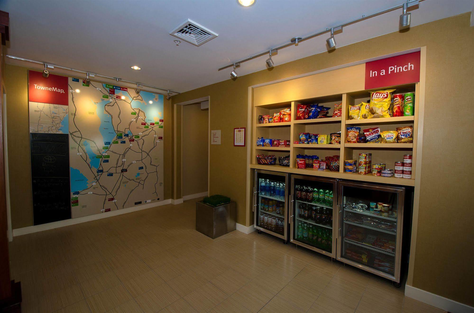 Towneplace Suites By Marriott גילפורד מראה חיצוני תמונה
