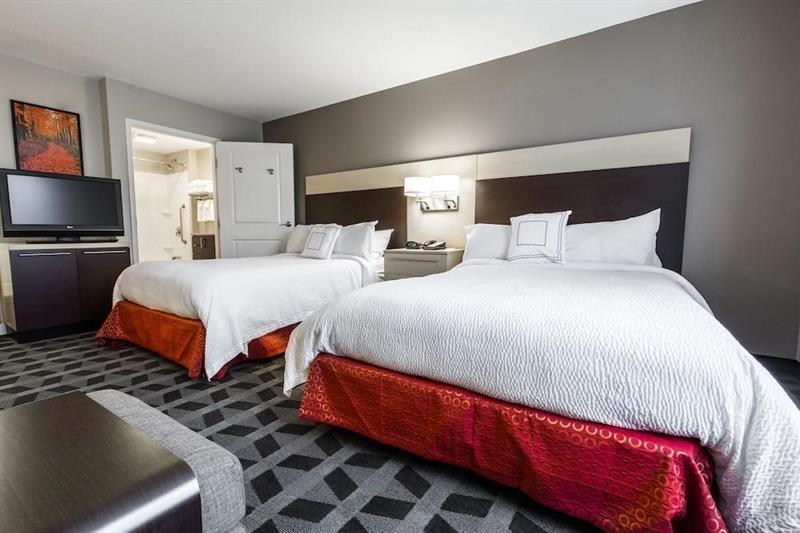 Towneplace Suites By Marriott גילפורד מראה חיצוני תמונה